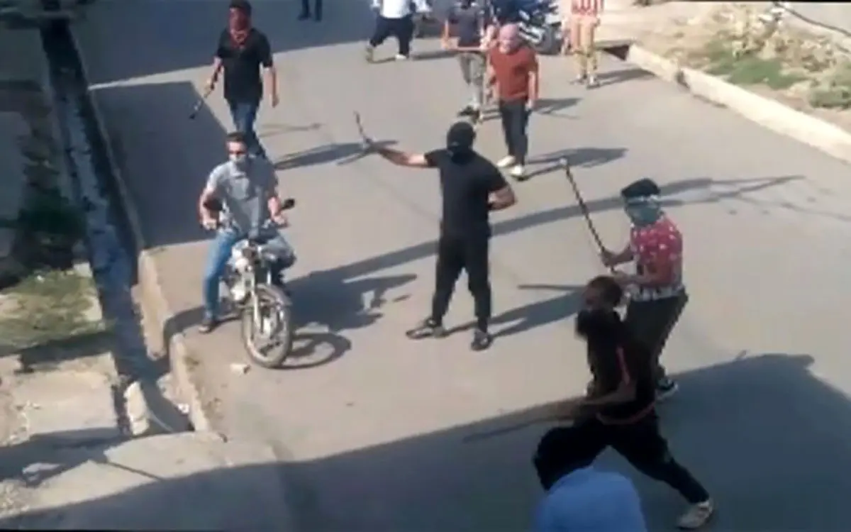 (ویدئو) درگیری وحشتناک اراذل و اوباش در قم/ ۱۸+