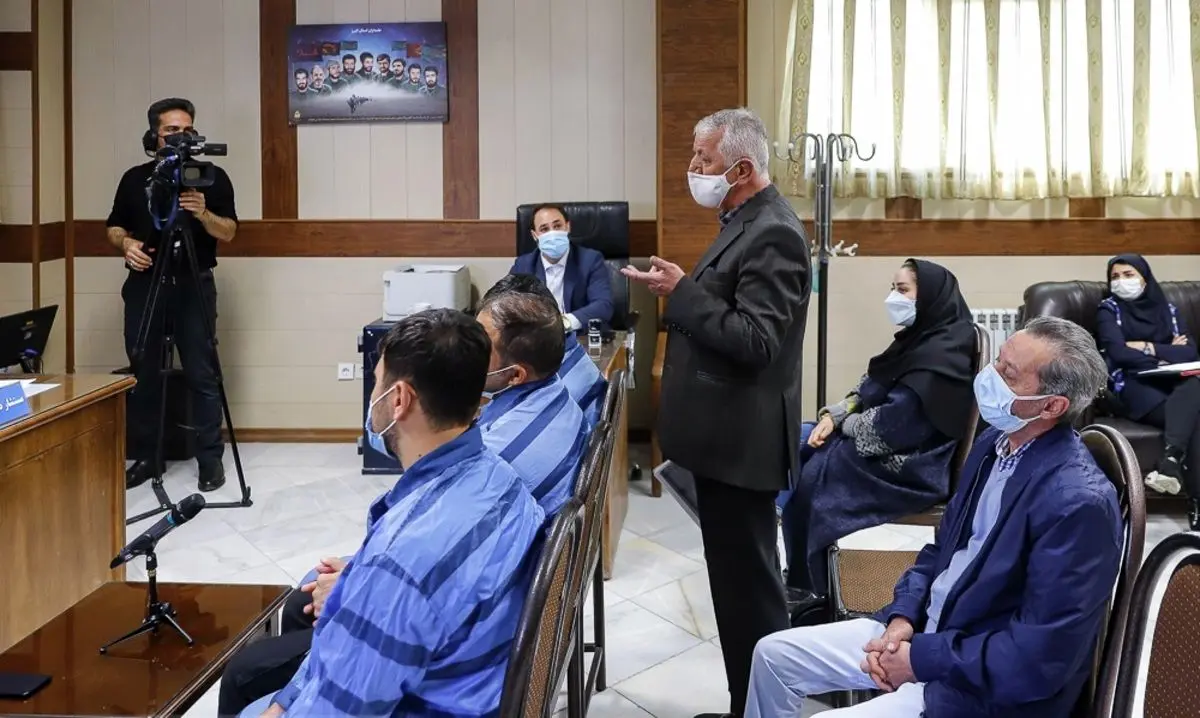 (تصاویر) محاکمه سارقان مسلح طلافروشی کرج