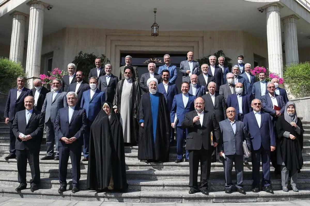 روحانی و دولتمردانش کجا مشغول هستند؟