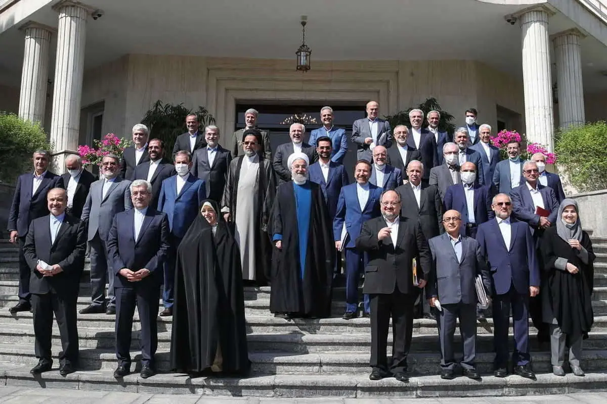 روحانی و دولتمردانش کجا مشغول هستند؟
