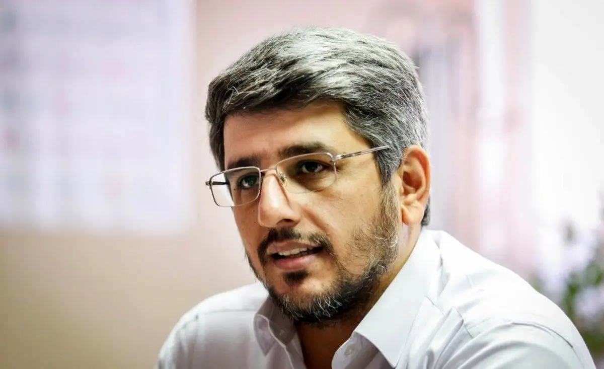 مدیر شبکه مستند: تلویزیون دست انقلابی‌هاست