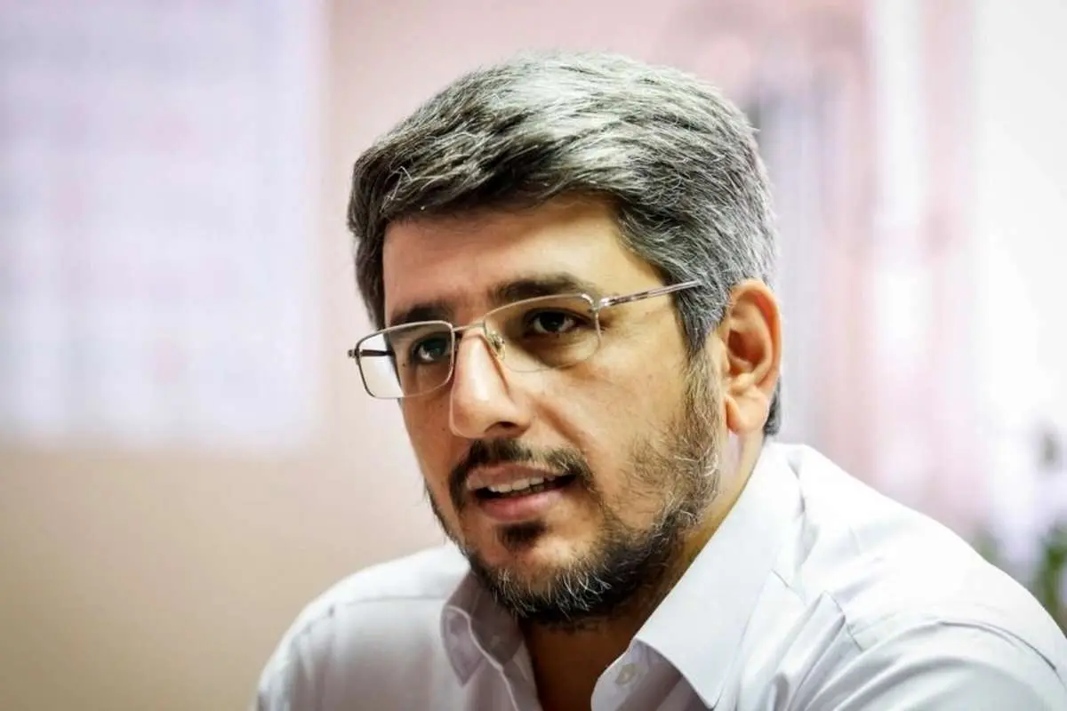 مدیر شبکه مستند: تلویزیون دست انقلابیهاست