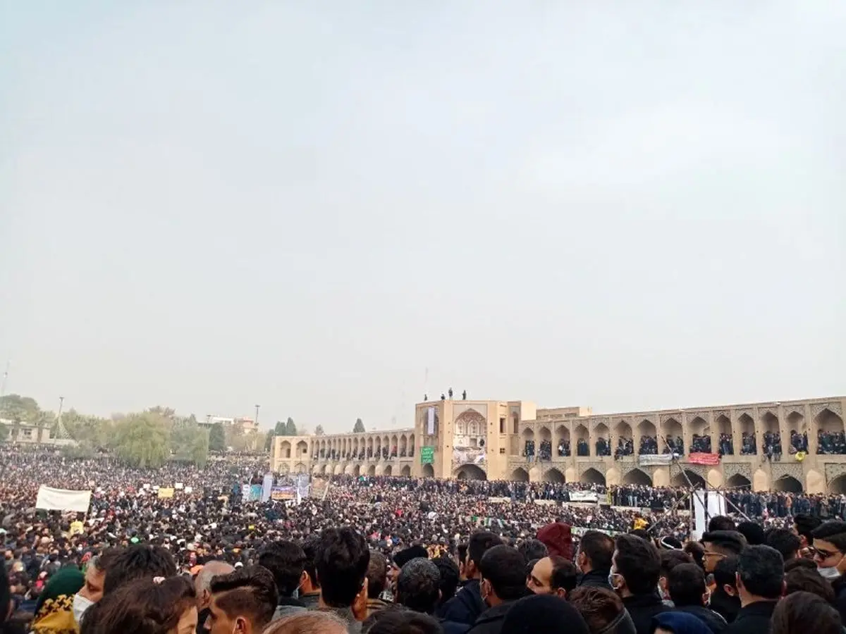 فرماندار اصفهان: اعتراضات تقصیر دولت روحانی است!