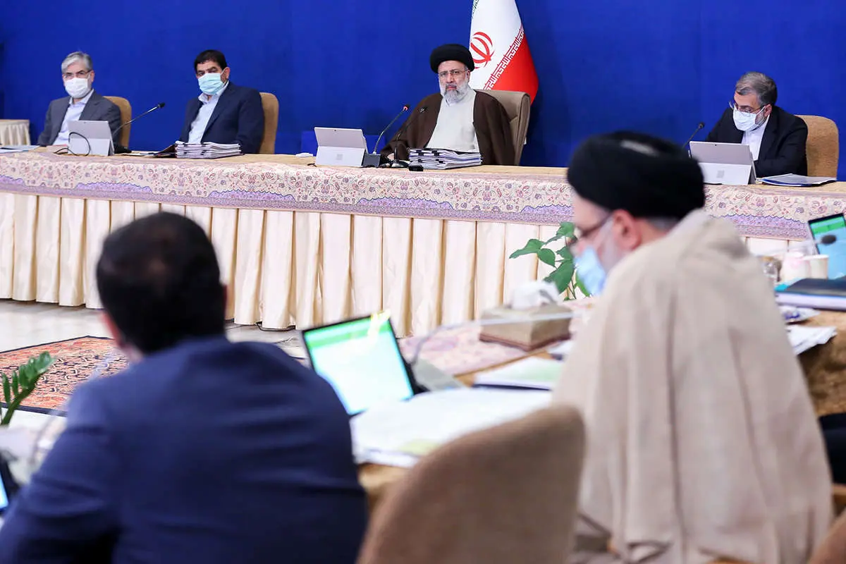 کیهان: این همه موفقیت اقتصادی در دولت داریم، آن هم بدون مذاکره