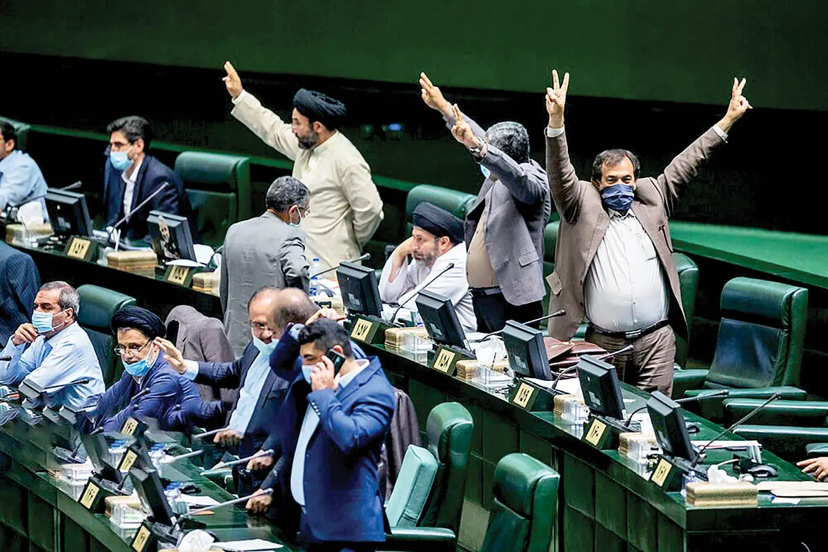 لجبازیِ مجلس و دولت بر سر طرح جنجالی صیانت