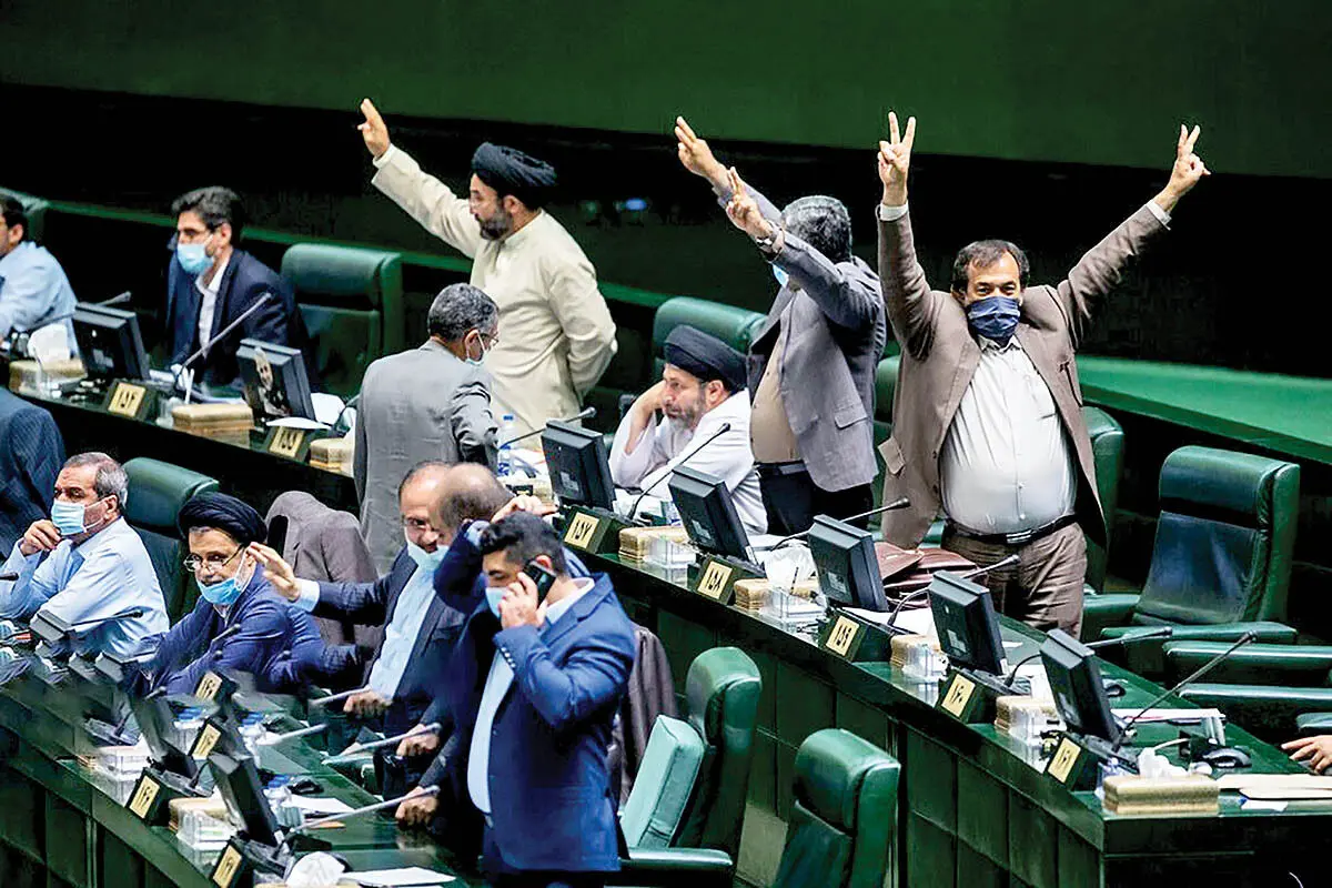 لجبازیِ مجلس و دولت بر سر طرح جنجالی صیانت