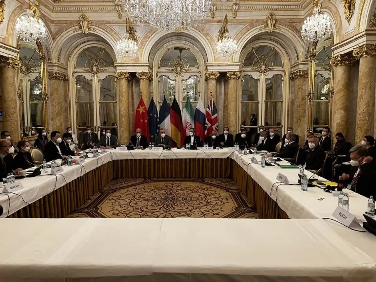زیدآبادی: هیات ایرانی نباید دست خالی میز مذاکرات وین را ترک کند