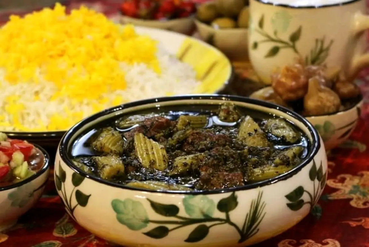 فوت و فن تهیه خورشت کرفس؛ در مصرف آب در این خورشت صرفه‌جویی‌کنید!