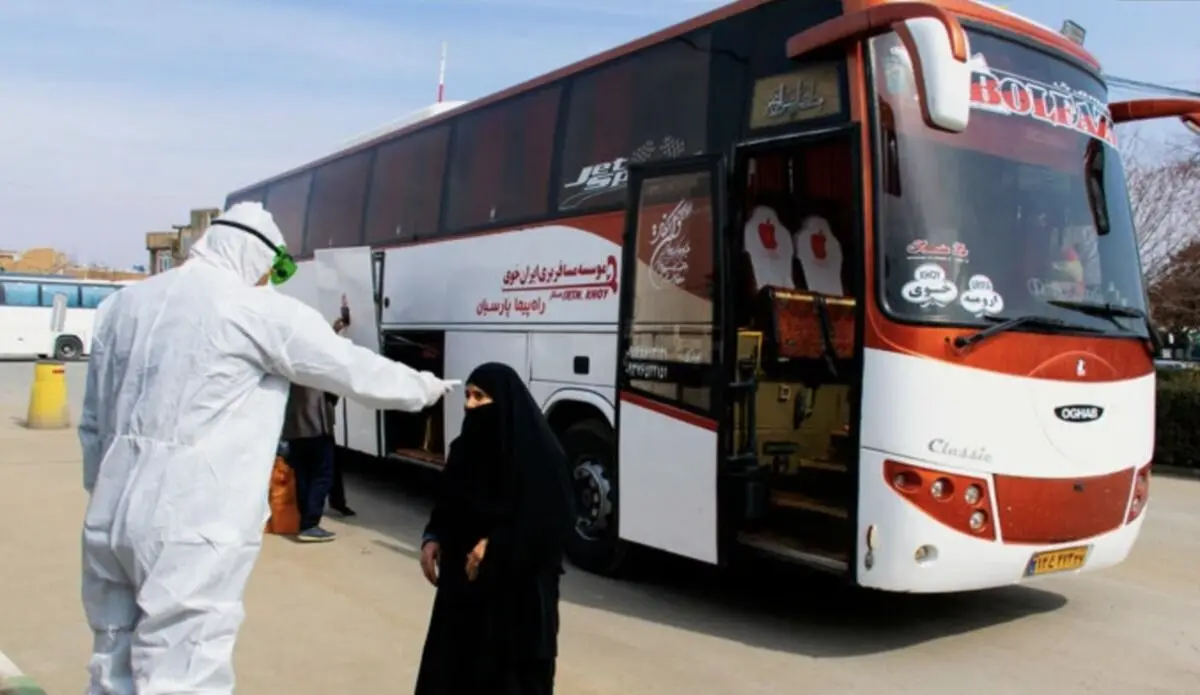 کنترل کارت واکسن مسافران توسط رانندگان اتوبوس