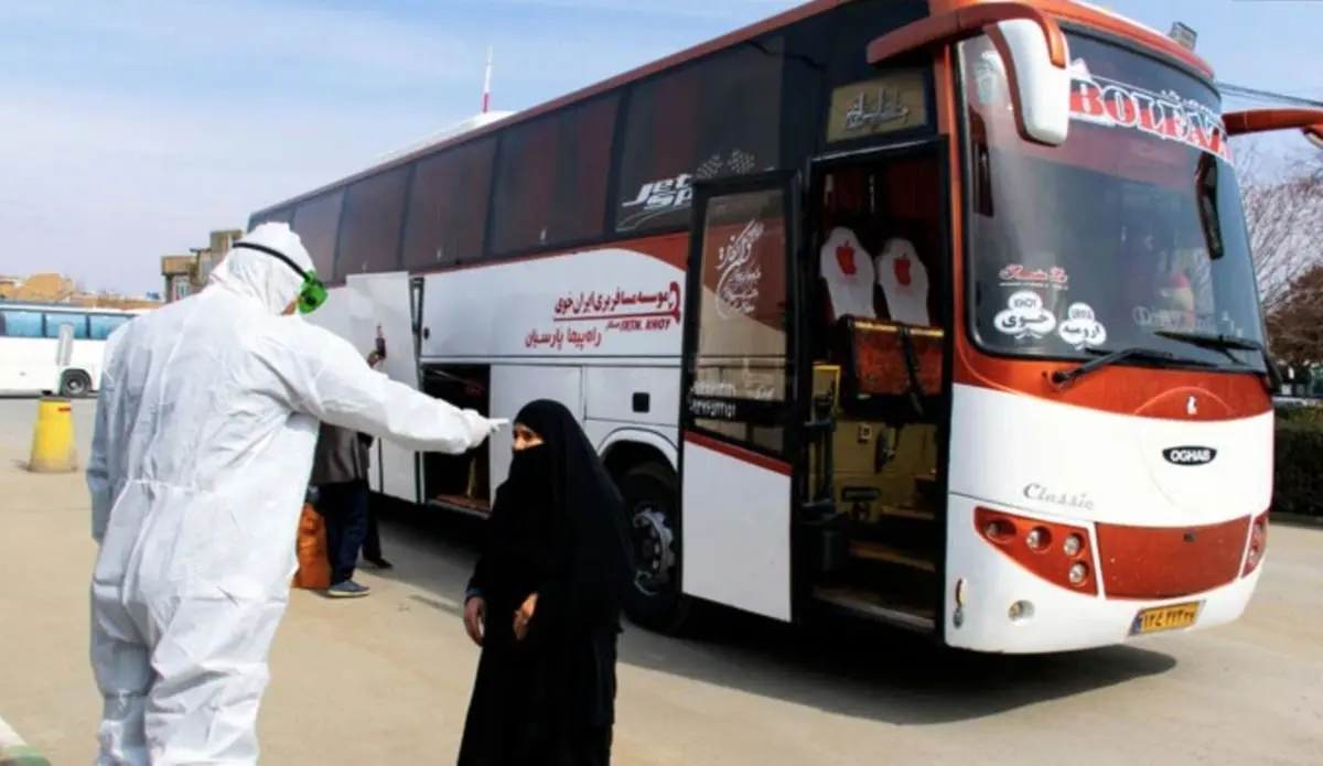کنترل کارت واکسن مسافران توسط رانندگان اتوبوس