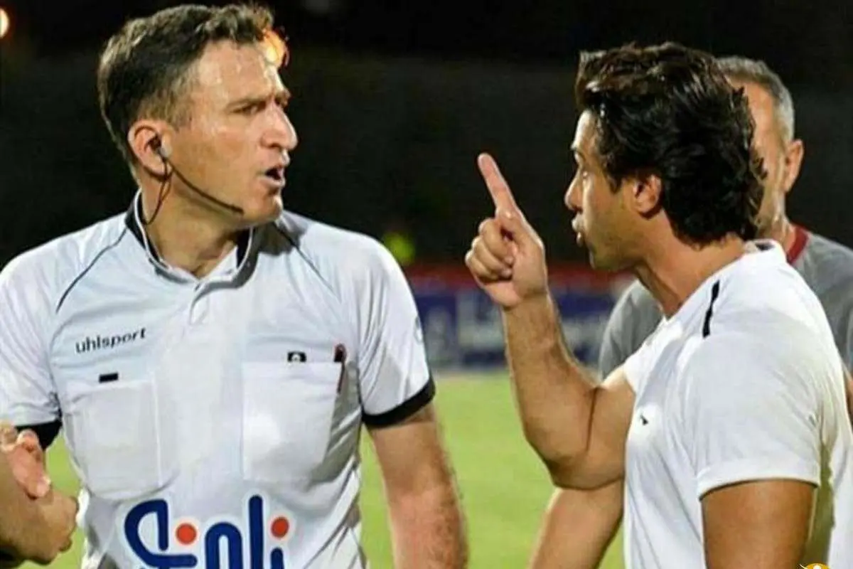 استقلال به دنبال داور خارجی برای بازی با پرسپولیس