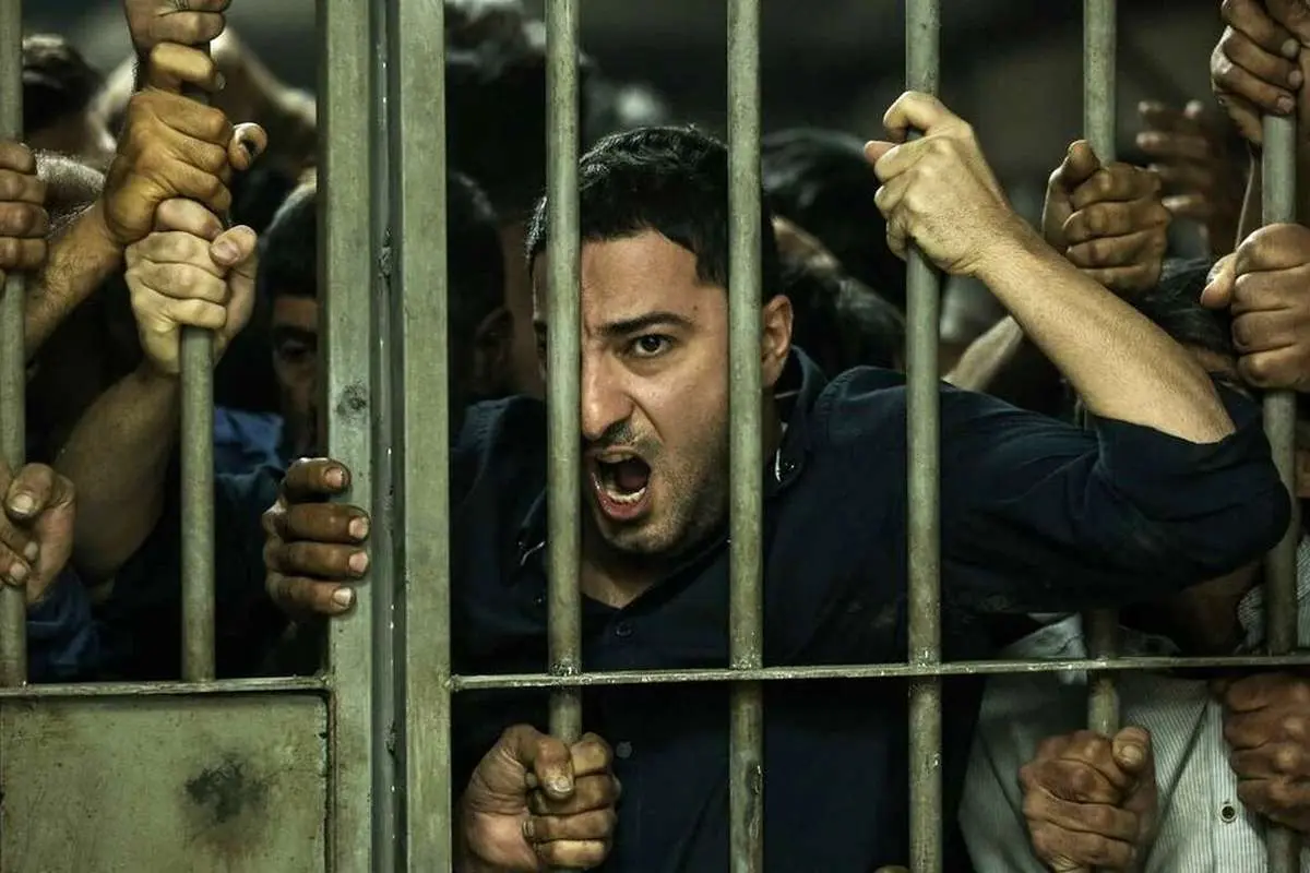(ویدئو) شیطنتهای نوید محمدزاده در پشت صحنه «متری شیش و نیم»