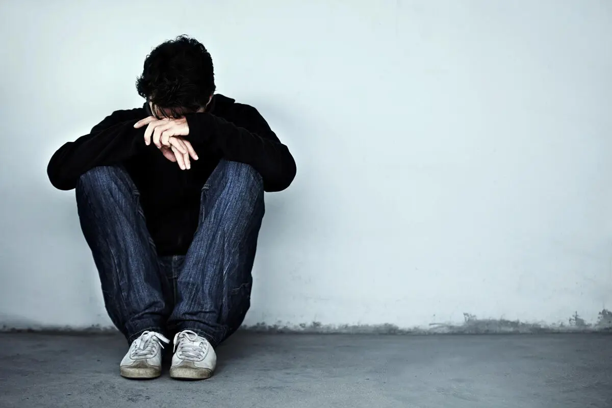 چگونه با احساس بی‌ارزشی مبارزه کنیم؟