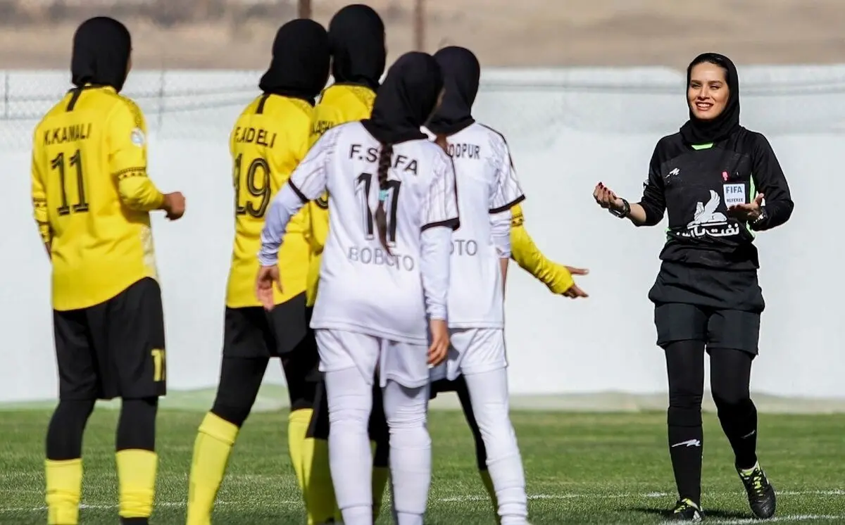 (تصاویر) لیگ برتر فوتبال بانوان؛ برتری سپاهان مقابل زارع باتری
