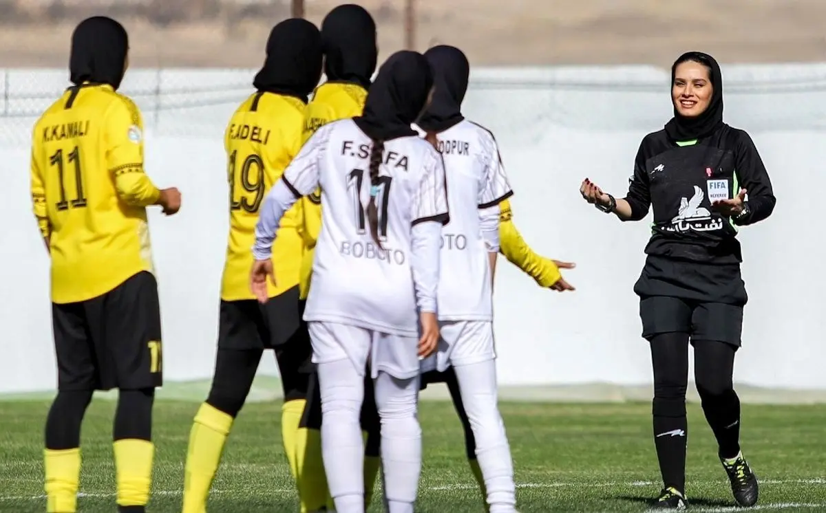 (تصاویر) لیگ برتر فوتبال بانوان؛ برتری سپاهان مقابل زارع باتری