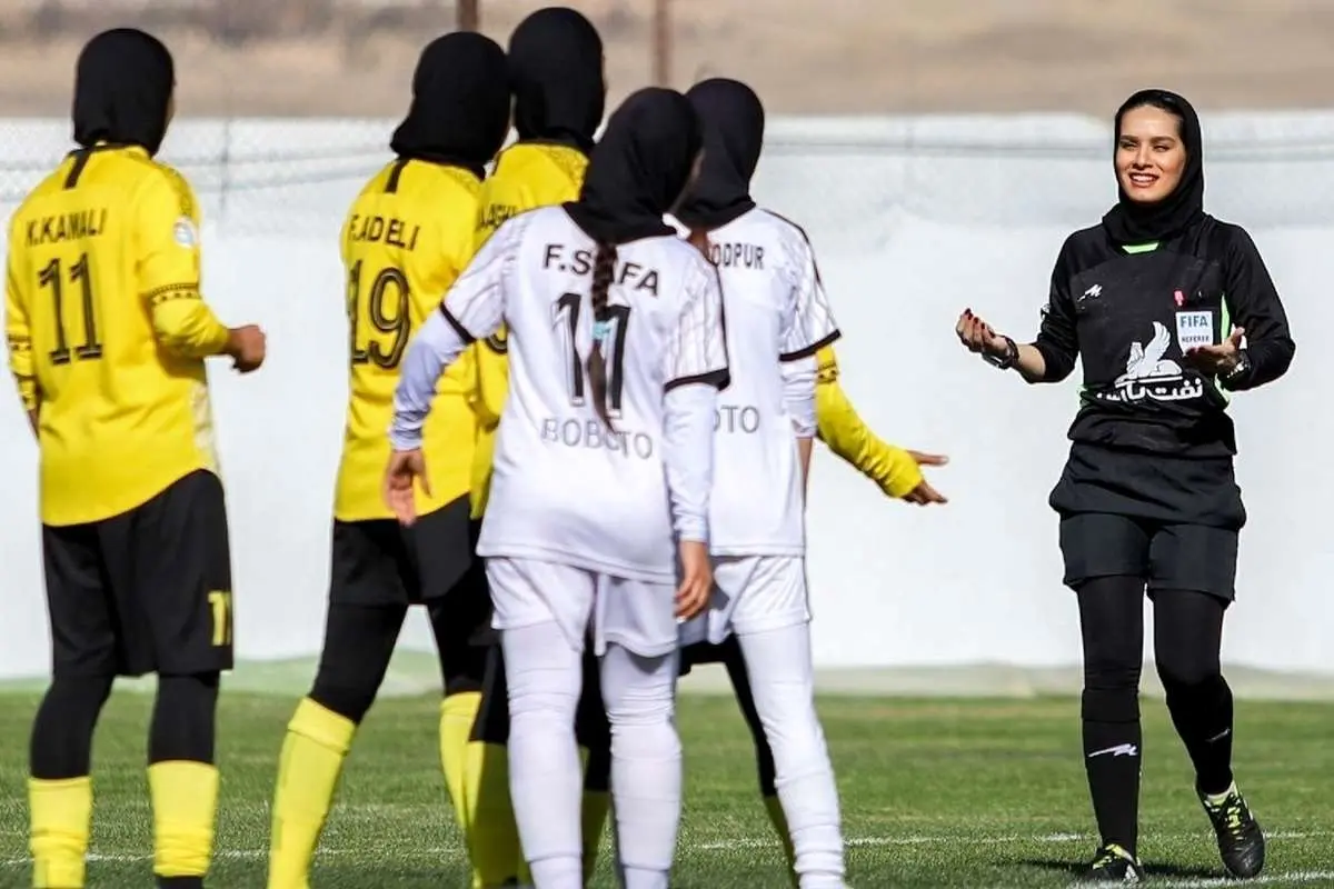(تصاویر) لیگ برتر فوتبال بانوان؛ برتری سپاهان مقابل زارع باتری