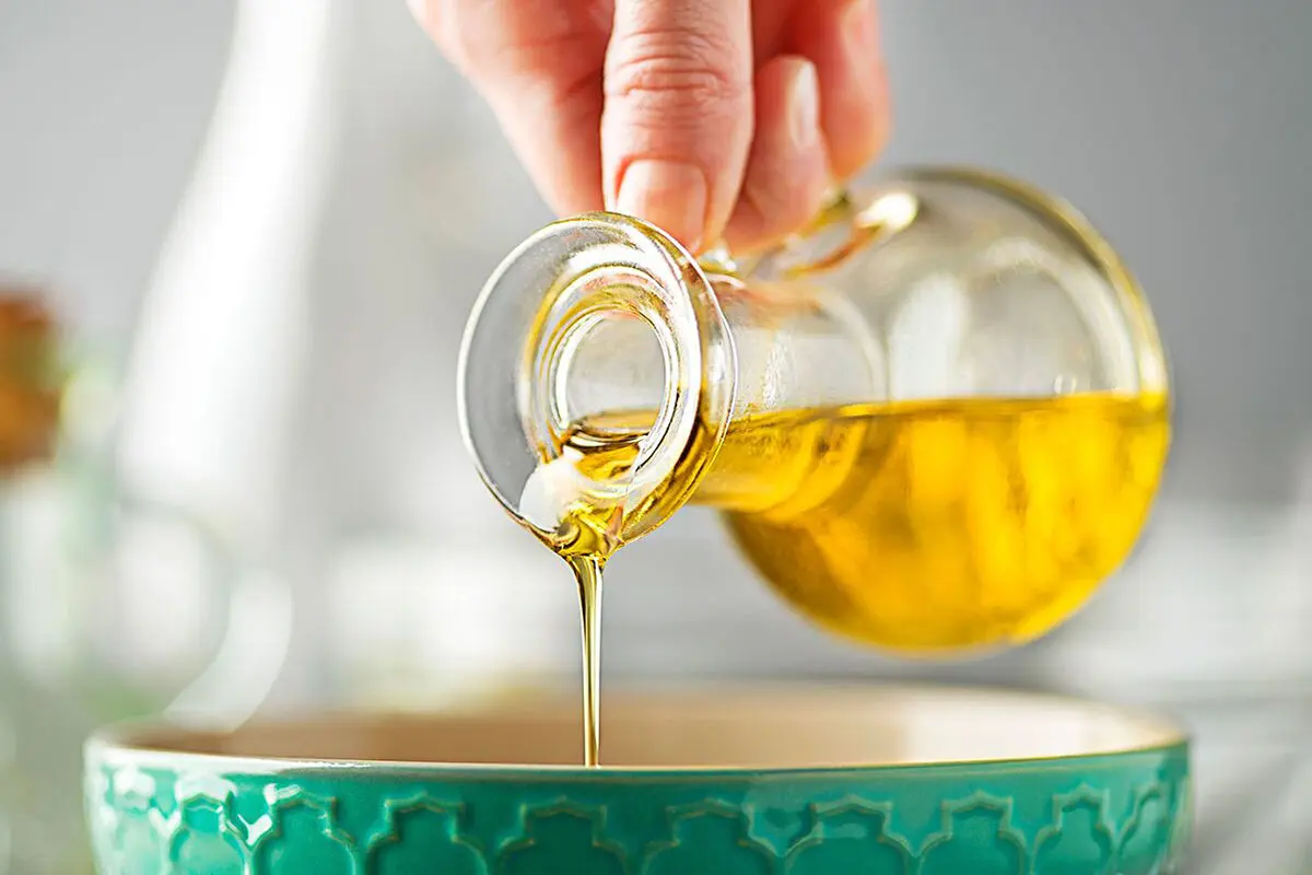 روغن کانولا سالم‌تر است یا روغن نباتی؟