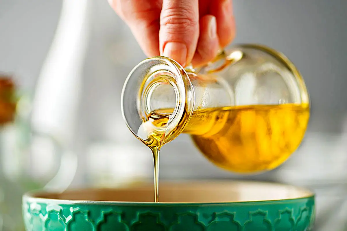 روغن کانولا سالم‌تر است یا روغن نباتی؟