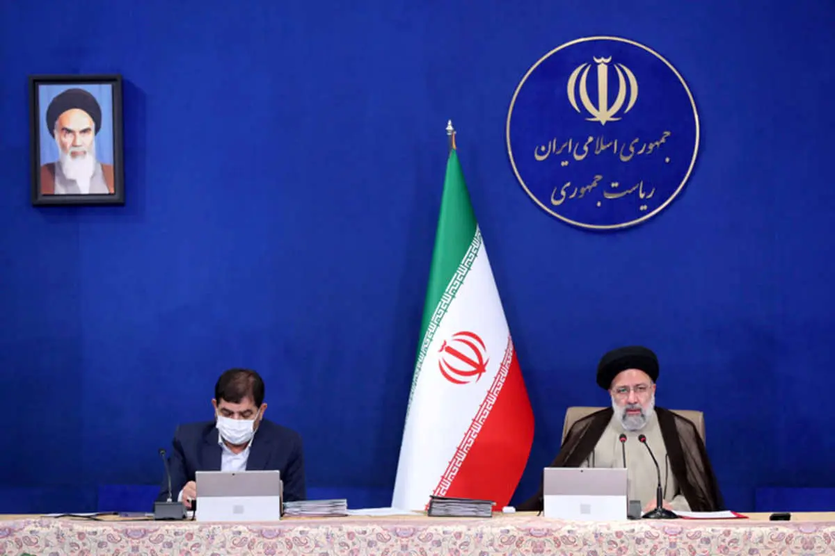 واکنش تند رئیسی به پرداخت حقوقهای نجومی در دولت