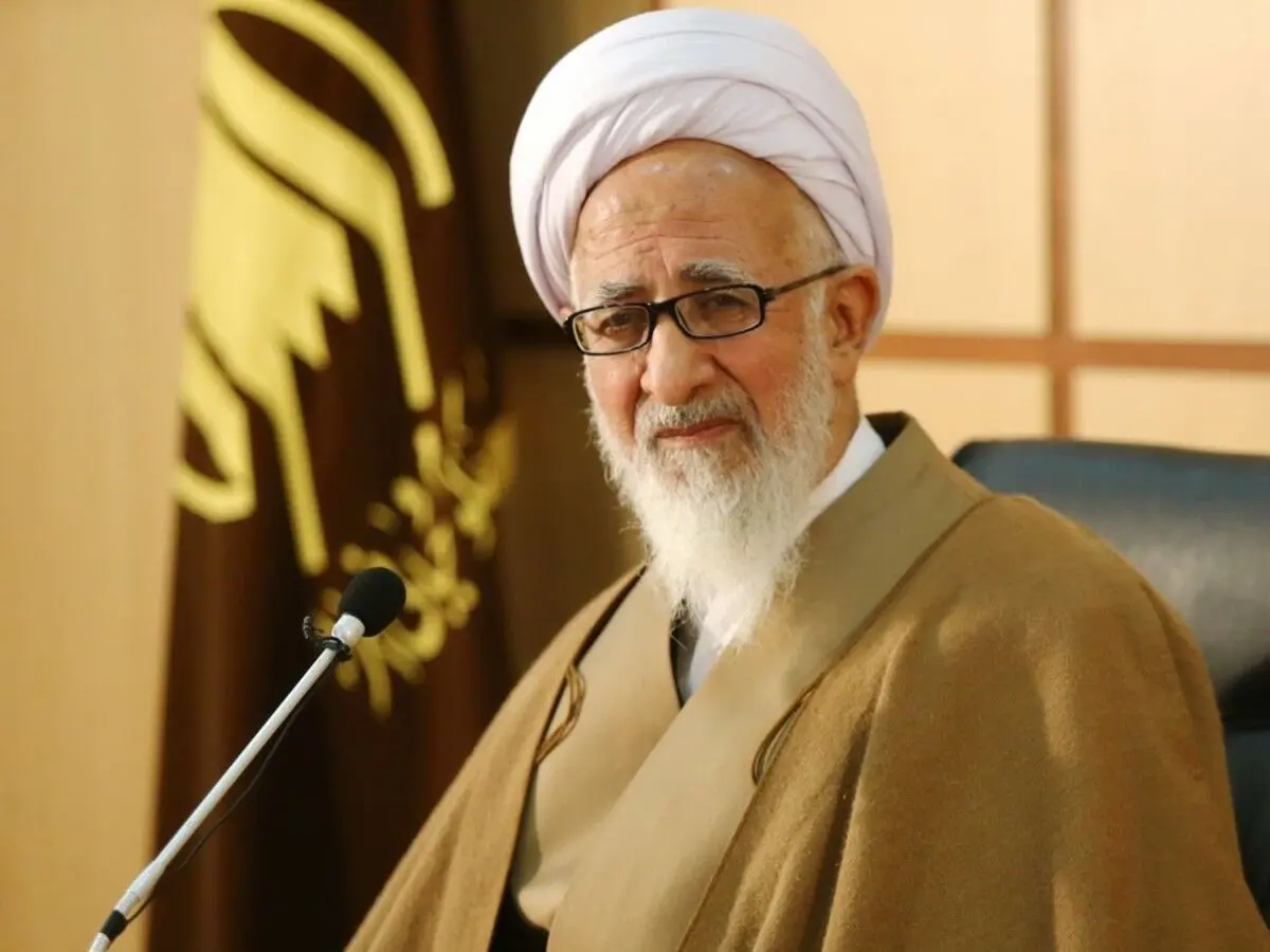 آیت الله جوادی آملی: مردم را کمیته امدادی اداره کردن ننگ است
