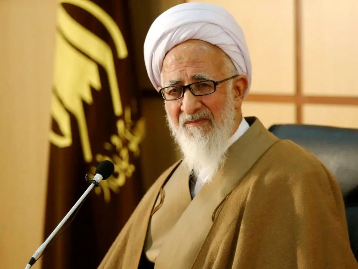 آیت الله جوادی آملی: مردم را کمیته امدادی اداره کردن ننگ است