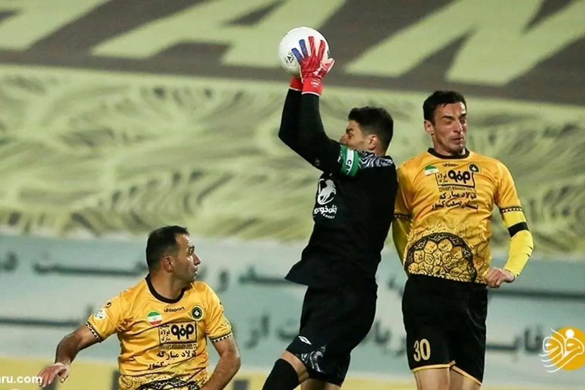 سپاهان صدرنشین لیگ برتر شد