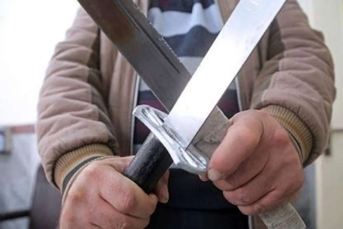 (ویدئو) قمهکشی چند کودک در یکی از خیابانهای تهران!