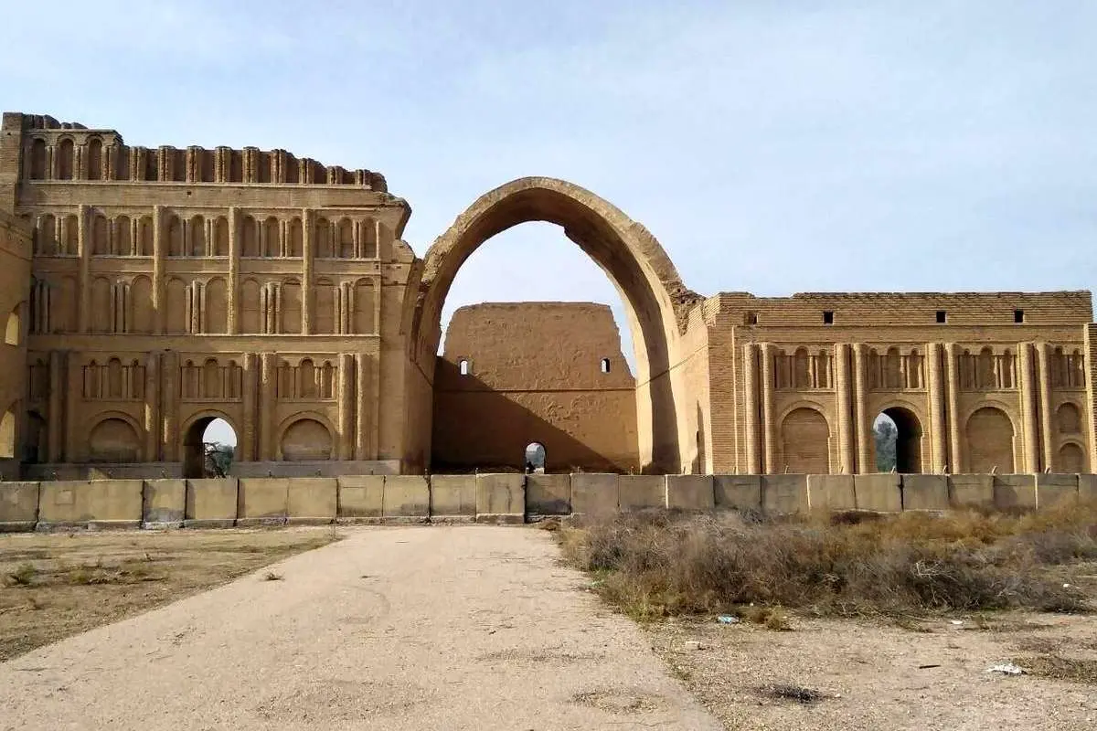 (تصاویر) مرمت طاق کسری در عراق