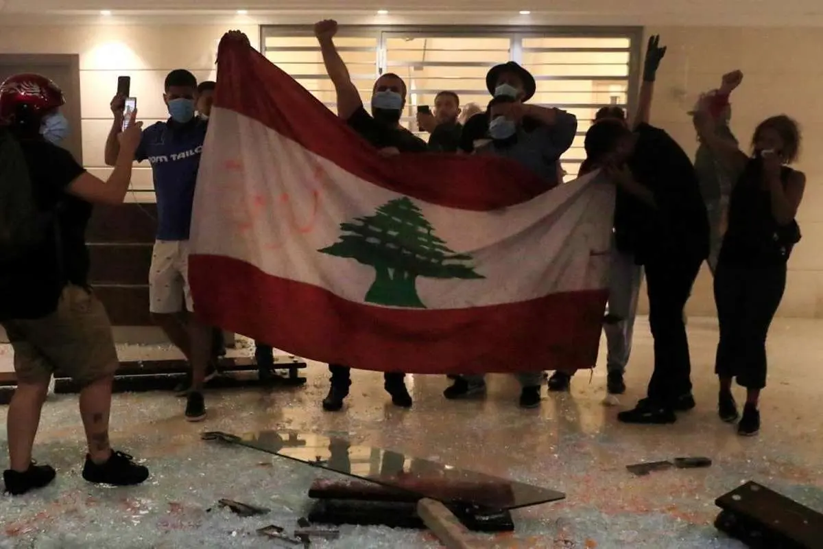 (ویدئو) معترضان یک ساختمان دولتی لبنان را اشغال کردند