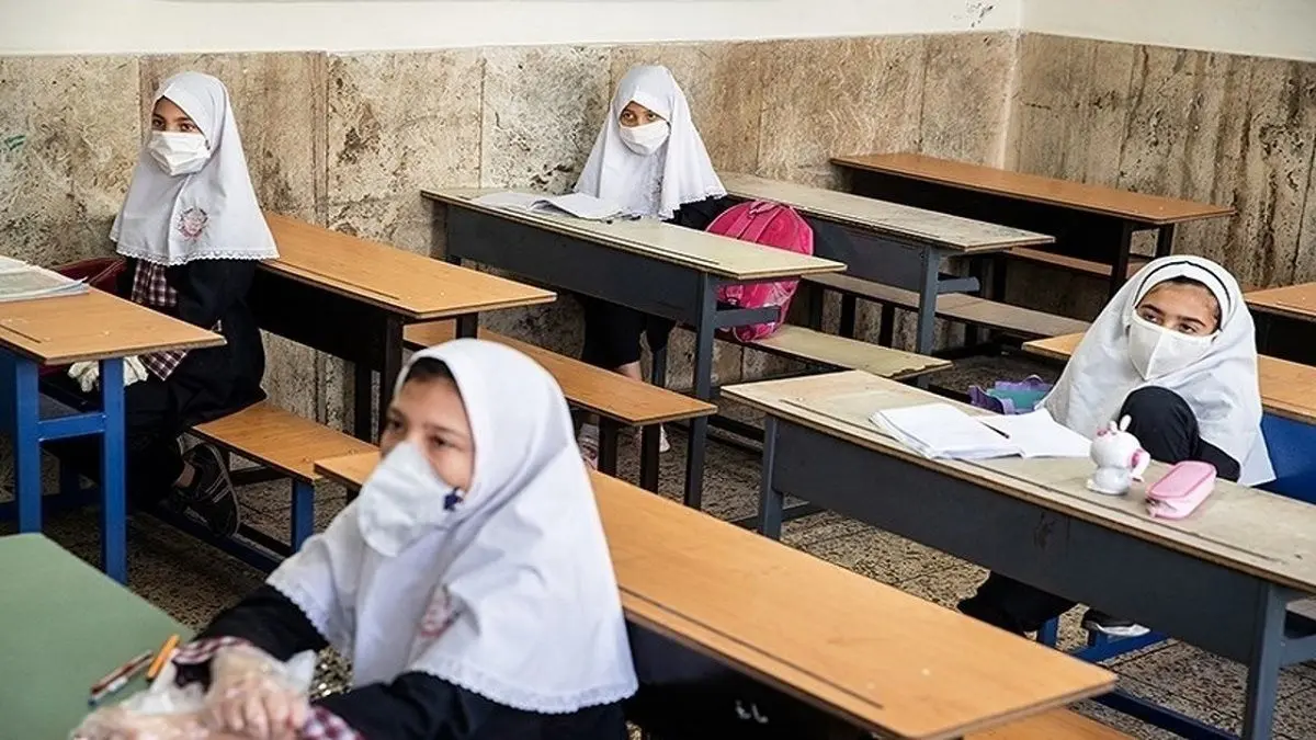دکتر هاشمیان: مخالف بازگشایی مدارس بودیم