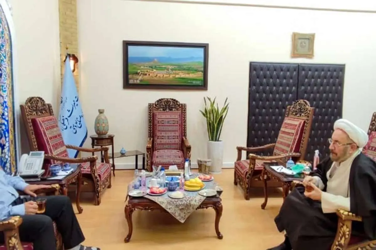 یک استکان چای ضرغامی با علی یونسی