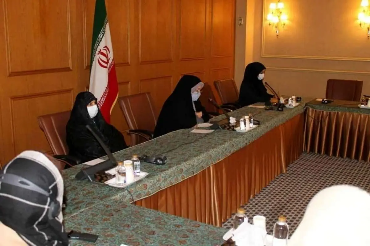 عکس یادگاری همسر امیرعبداللهیان با همسران سفرای خارجی