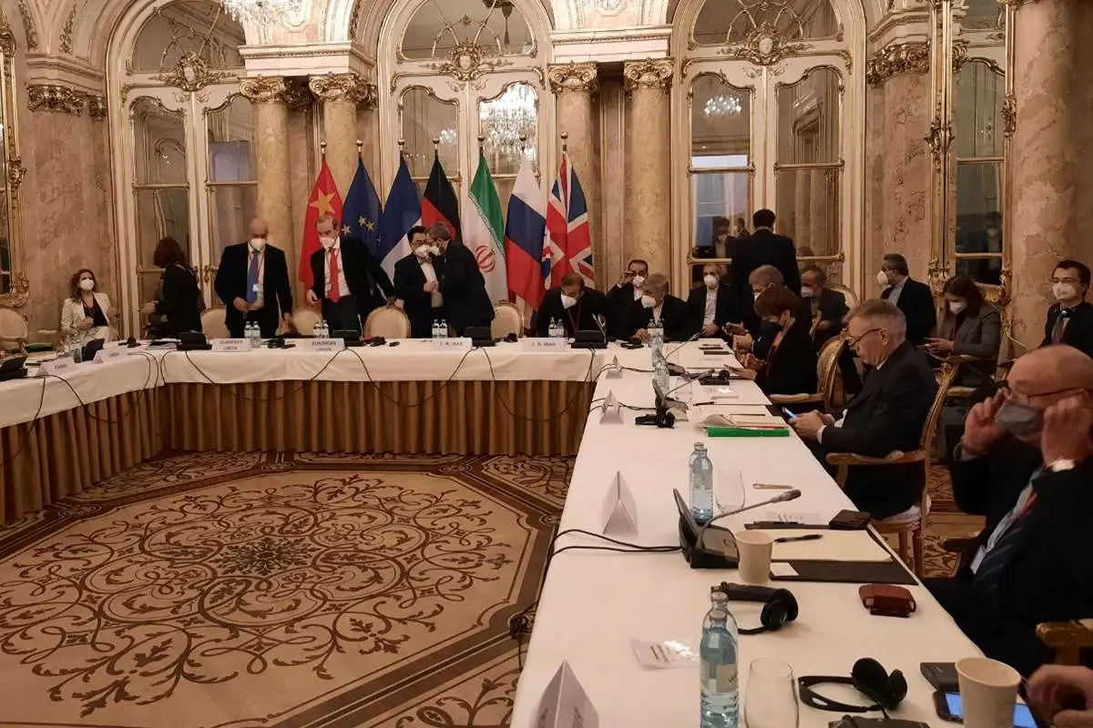 به کسانی که مخالف برجام بودند طعنه نزنید که چرا مدافع مذاکره شده اند؟