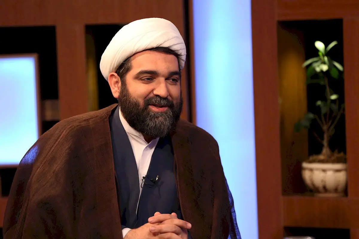 توهین شهاب مرادی به مشهدی‌ها روی آنتن و عذرخواهی در اینستاگرام
