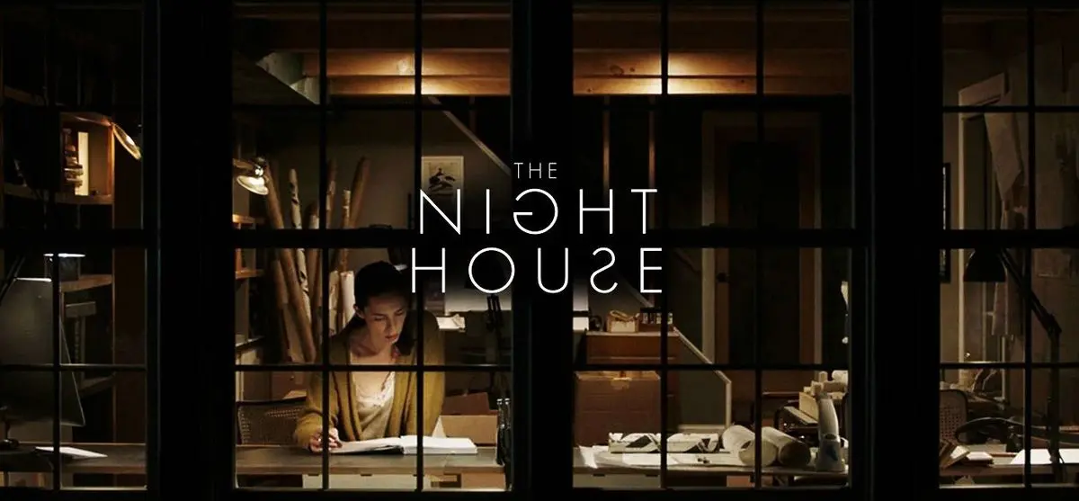 نقد فیلم خانۀ شب (The Night House)؛ روانشناختی ترسناک
