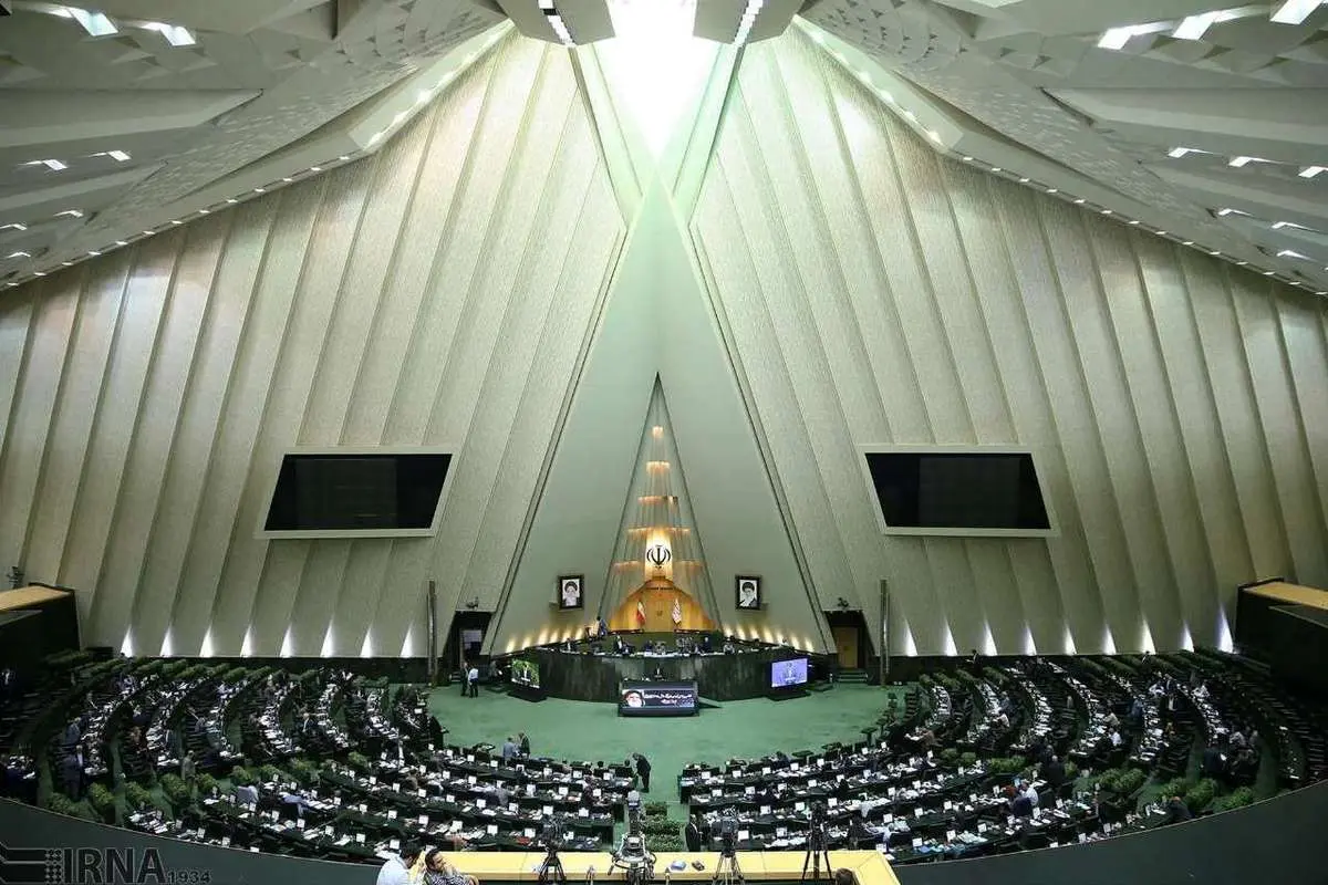 تضعیف کسبوکارهای اینترنتی به اقتصاد کشور آسیب میزند