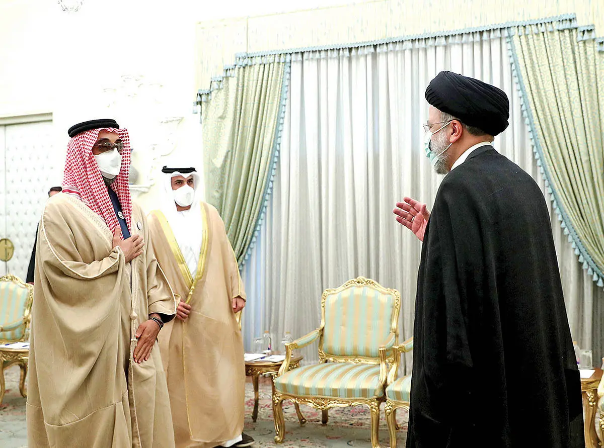 مرد سایه‌ها در تهران