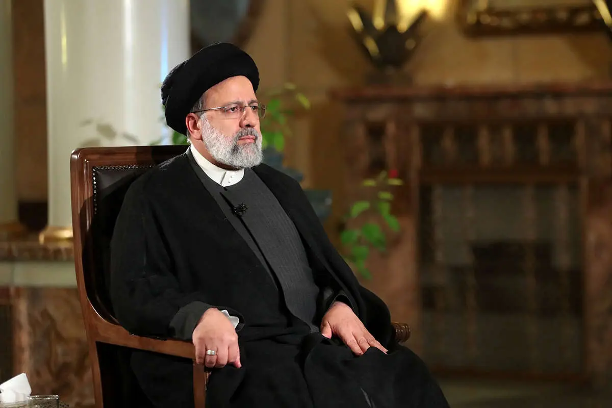 عباس عبدی: آقای رئیسی ایران را با افغانستان مقایسه نکنید