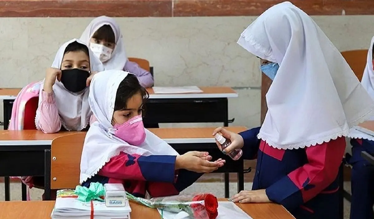 وزیر بهداشت: دانش‌آموزان واکسن‌نزده مدرسه نروند