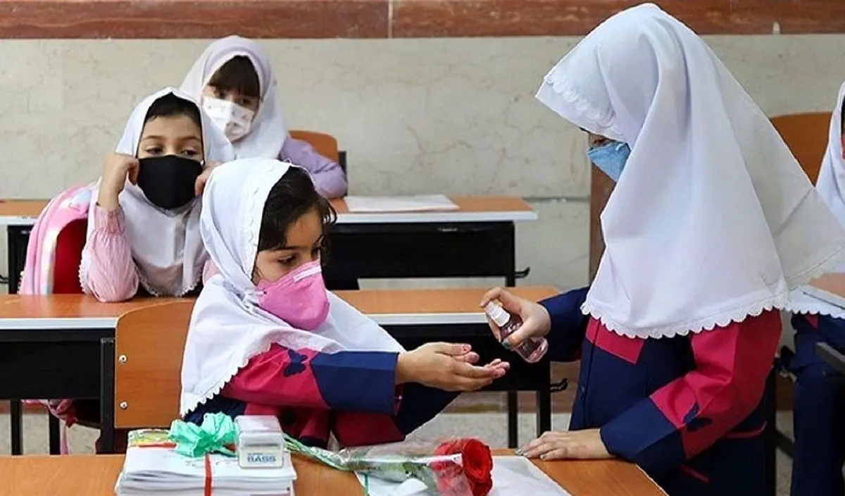وزیر بهداشت: دانش‌آموزان واکسن‌نزده مدرسه نروند