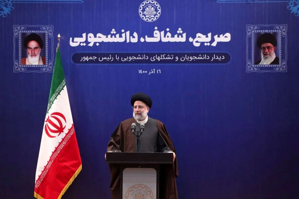 روزنامه جمهوری اسلامی: رئیس جمهور فضای انتقاد را به صورت واقعی و عملیاتی ایجاد کند
