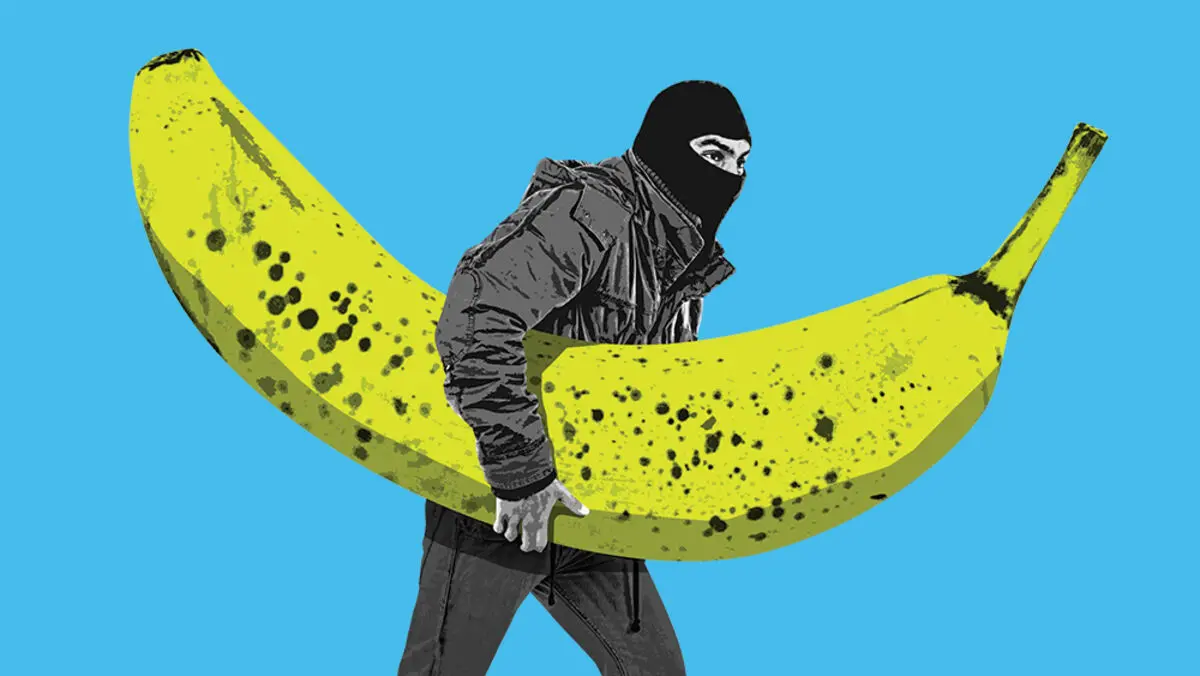 (ویدئو) دزدی عجیب؛ بالا رفتن تا طبقه پنجم و سرقت ۲ موز!