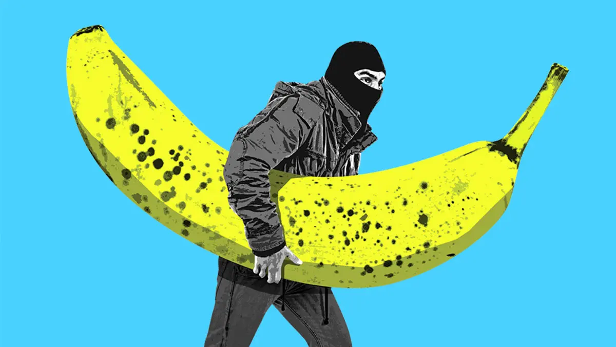 (ویدئو) دزدی عجیب؛ بالا رفتن تا طبقه پنجم و سرقت ۲ موز!