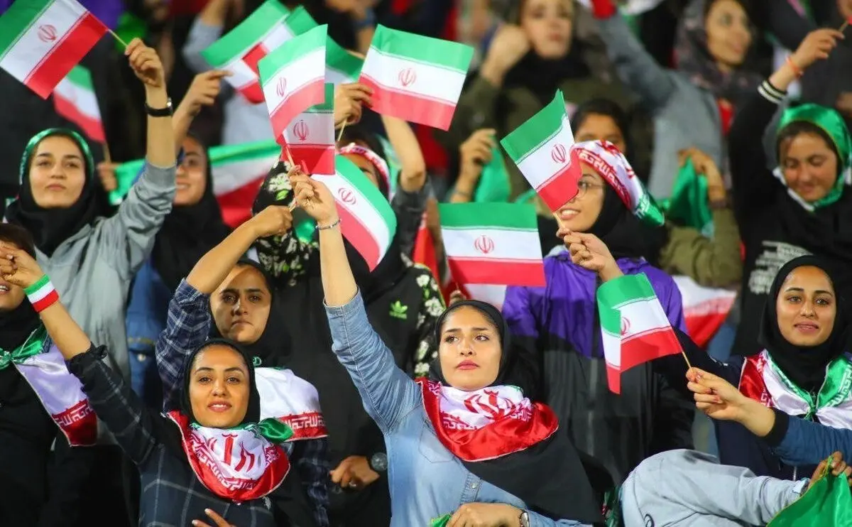 پیگیر حضور بانوان در ورزشگاه‌ها هستیم