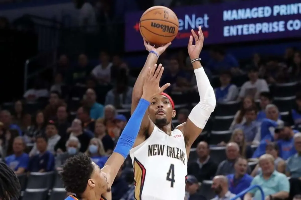 (ویدئو) اتفاق عجیب در NBA؛ ۲ پرتاب سه امتیازی در کمتر از یک ثانیه
