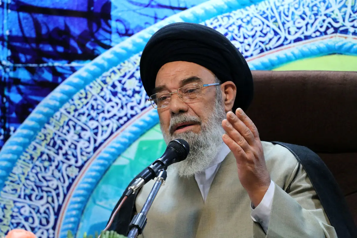 امام جمعه اصفهان: رشته‌های دانشگاهی سهمیه‌بندی شود