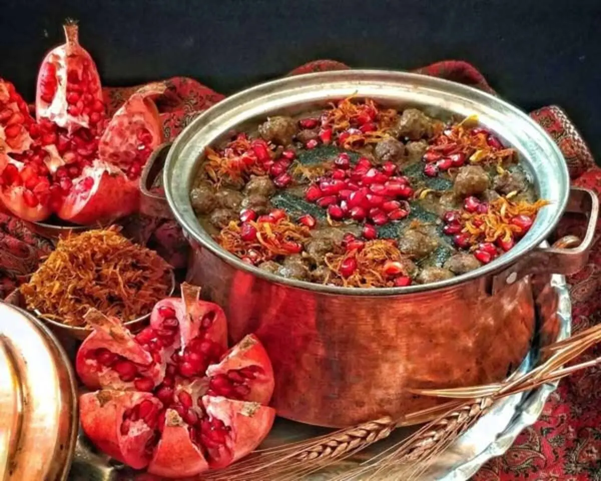 طرز تهیه آش انار، غذای سنتی شب یلدا