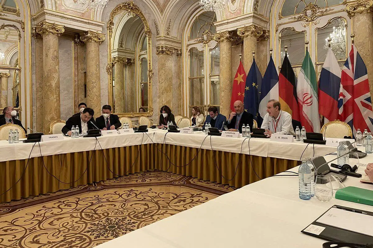کوروش احمدی: کُند پیش رفتن مذاکرات با منافع ایران سازگار نیست