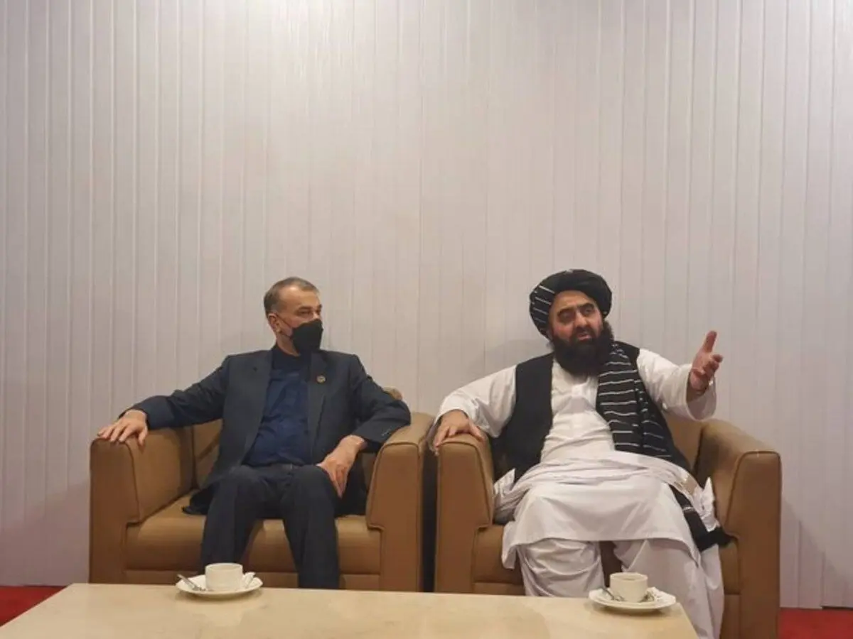 (تصویر) دیدار امیرعبداللهیان با وزیرخارجه طالبان