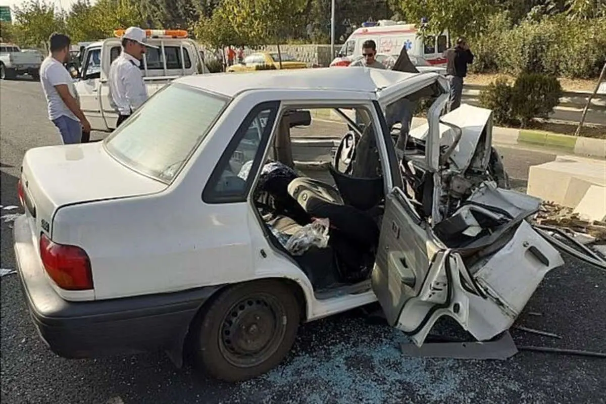 (ویدئو) تصادف عجیب و مهلک پراید؛ پراید دو نصف شد!
